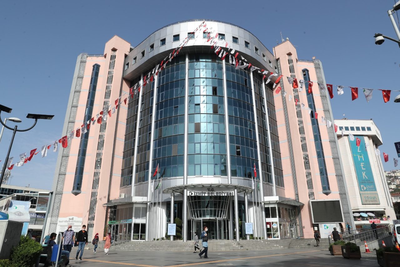 İzmit Belediyesi’nde anlaşma çıkmadı: Grev süreci başladı