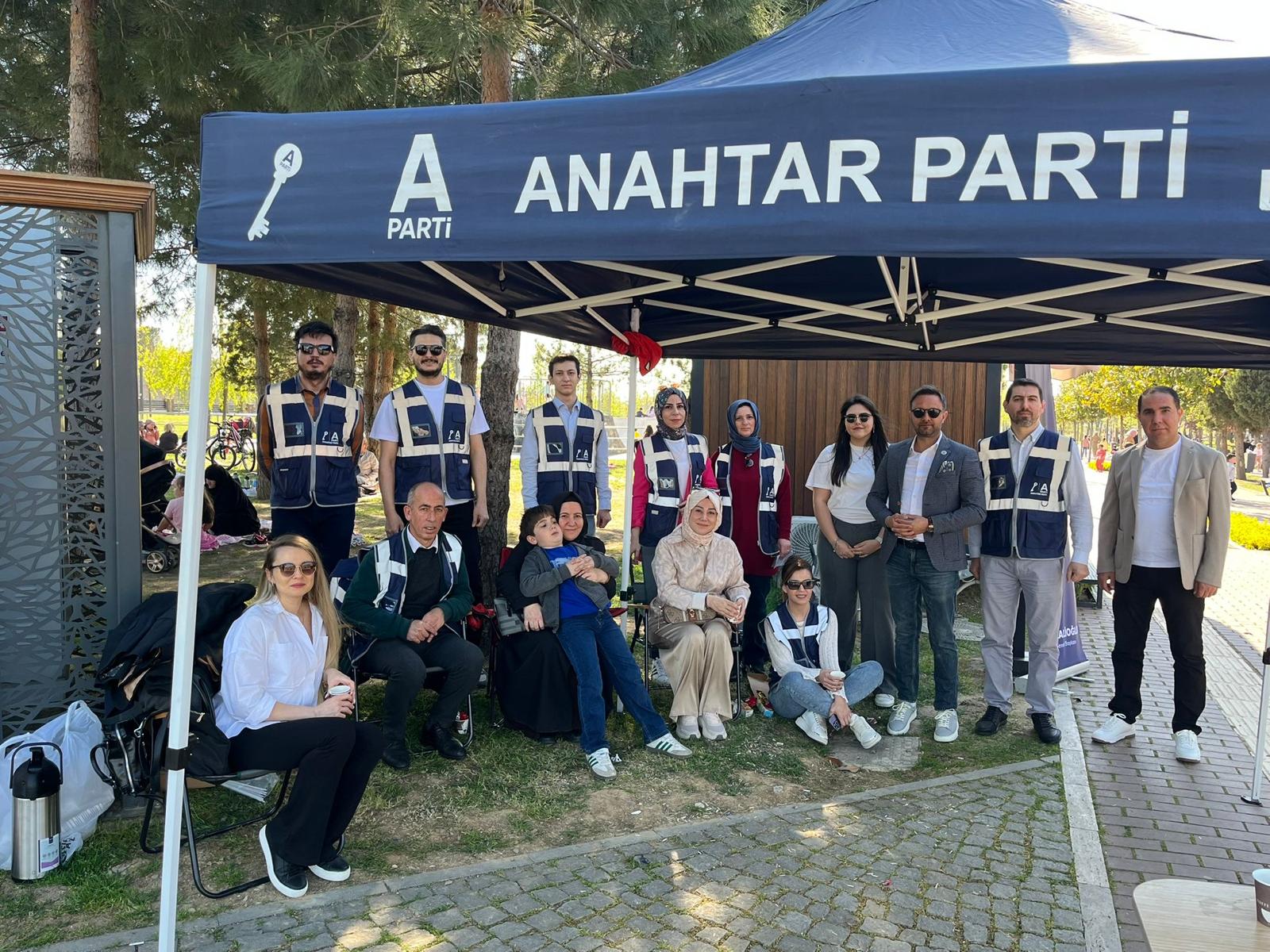 Derince Anahtar Parti'den Çocukların Yüzünü Güldüren Etkinlik