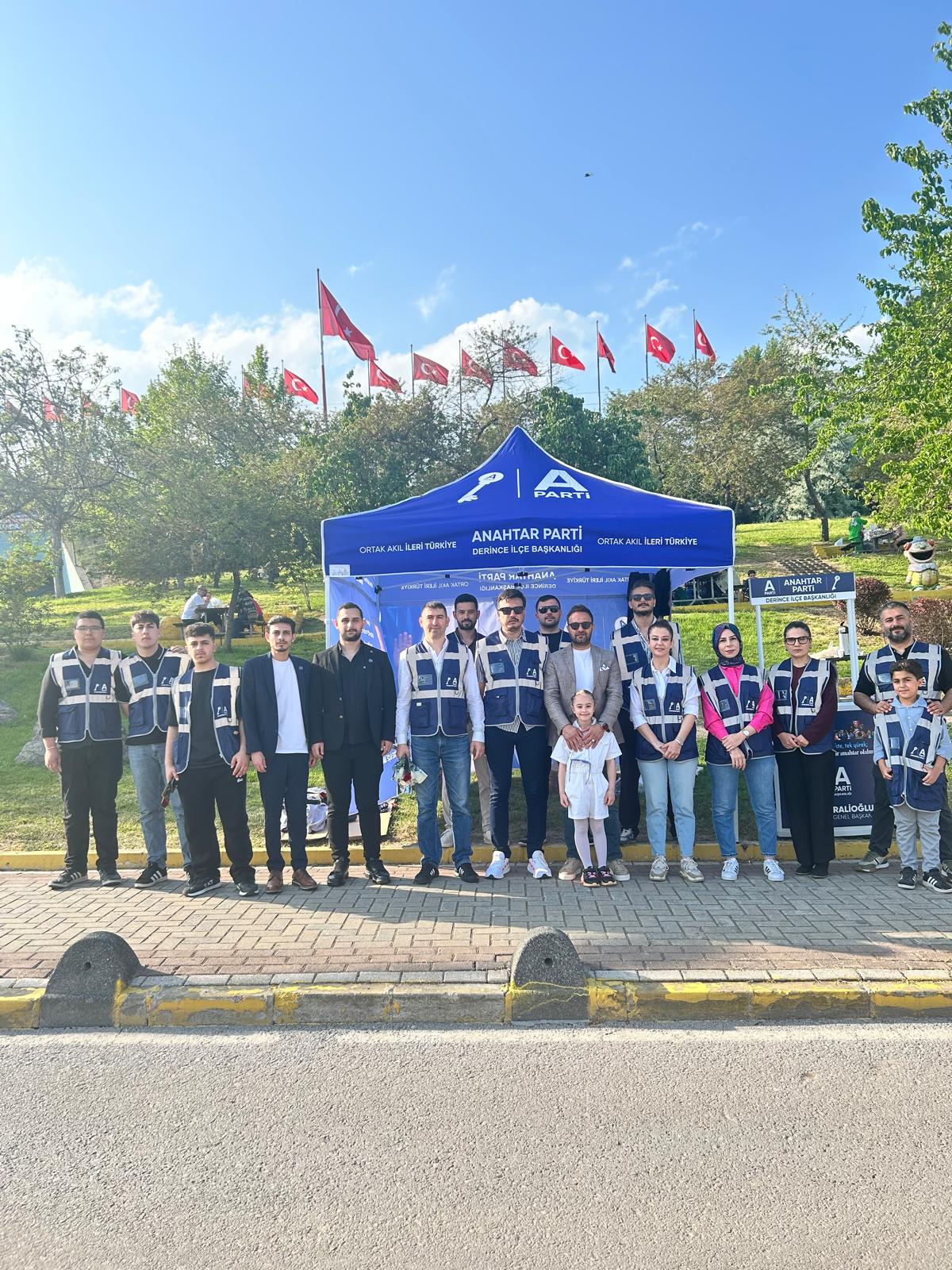 Anahtar Parti Derince’den dikkat çeken Anneler Günü mesajı
