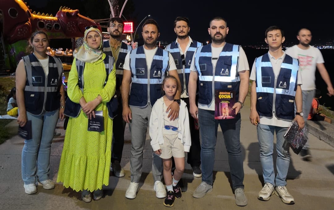 Anahtar Parti Derince, vatandaşlarla 60 Evler Sahili'nde buluştu