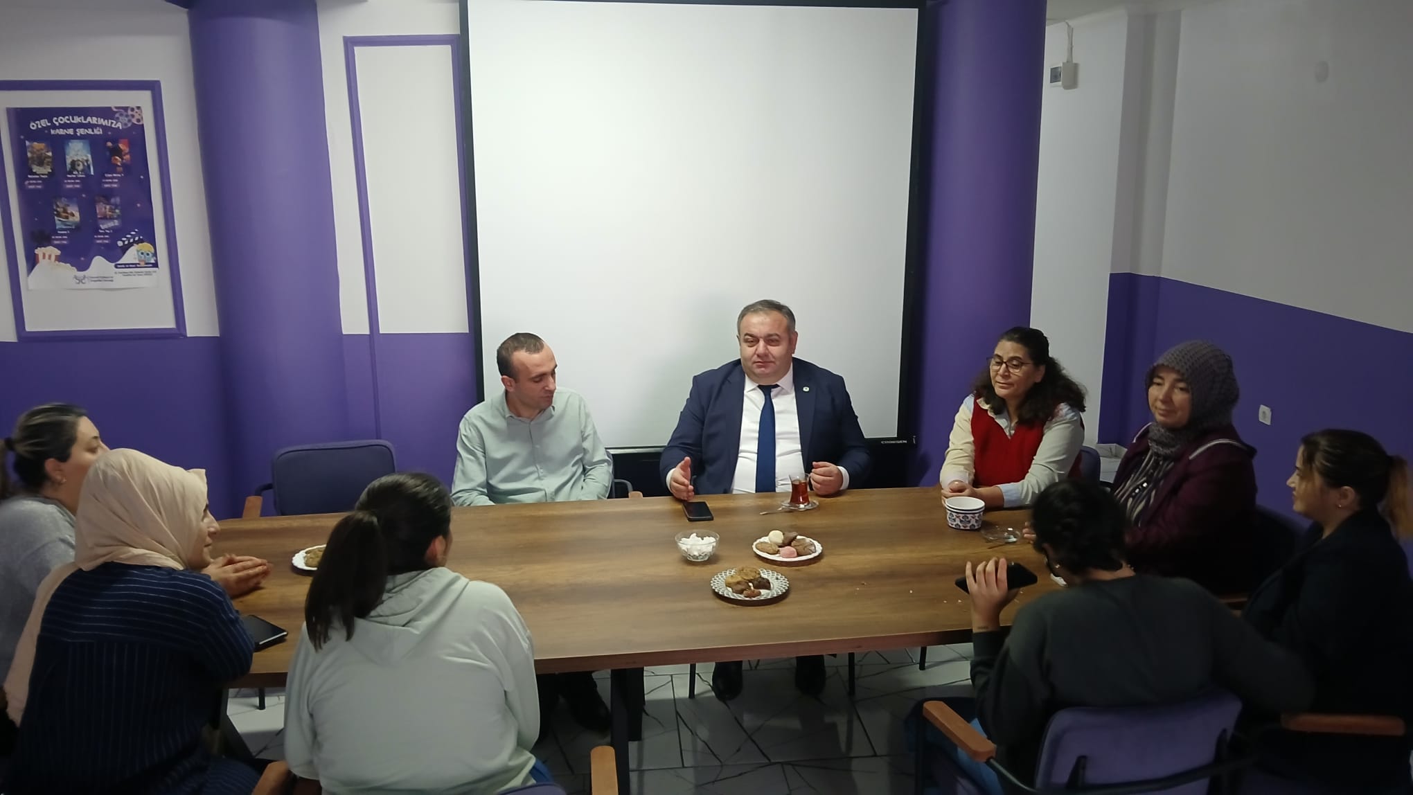 Gelecek Partisi Çayırova İlçe Başkanı İbrahim Fazlıoğlu' ndan Epilepsi ve Engelli Derneği'ne Anlamlı Ziyaret