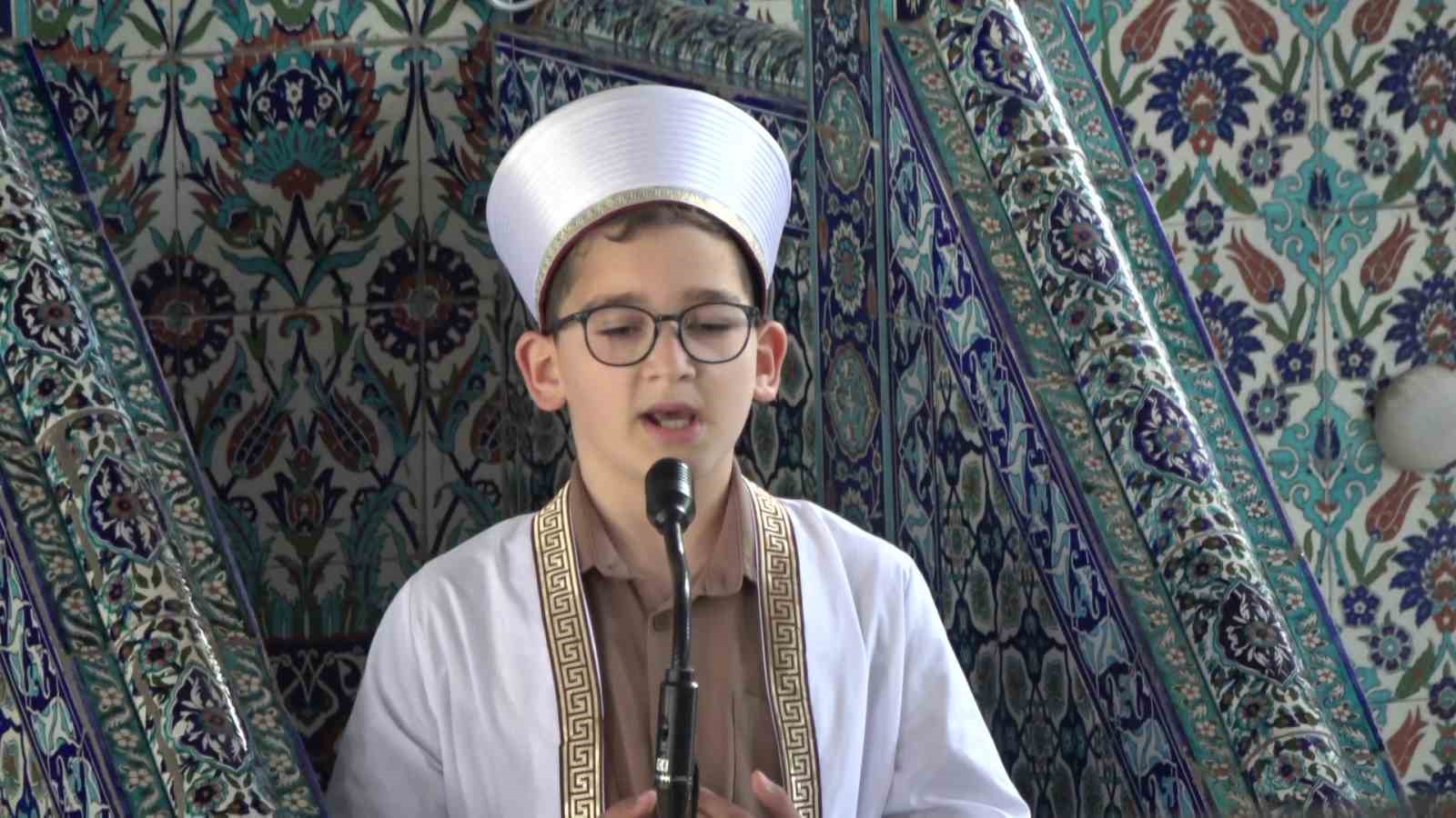 Başiskele’de Gurur Anı: Minik Hatip 3 Bin Kişiye Seslendi