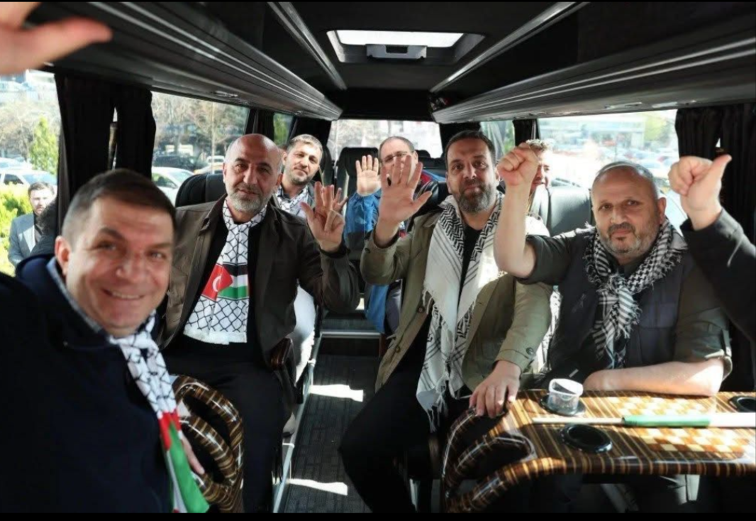 Tahir Büyükakın’dan çağrı: “Hepsi hemen serbest bırakılsın”