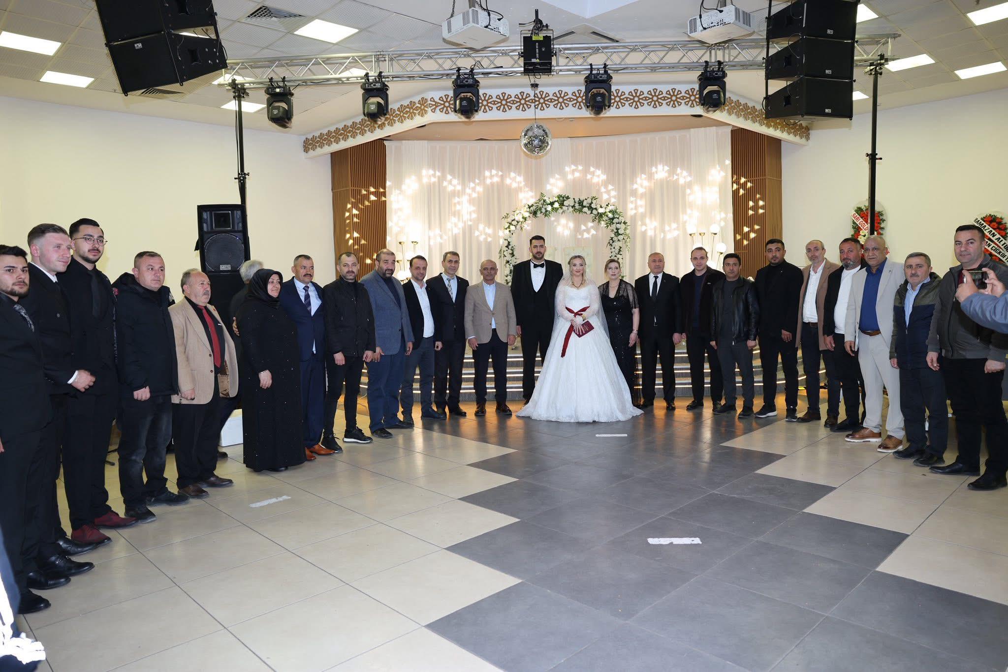 Soylu Ailesinin Mutlu Günü: Serra & Adem Dünyaevine Girdi