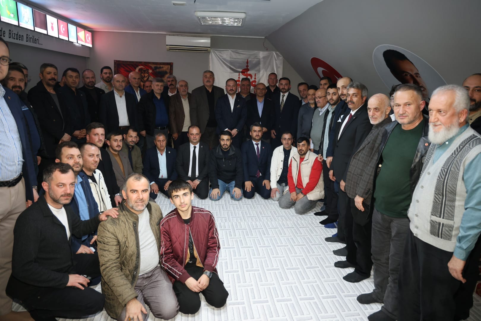 Körfez’de Alperen Ocakları tarafından düzenlenen, Şehit Muhsin Yazıcıoğlu anma programı yoğun katılımla gerçekleştirildi.