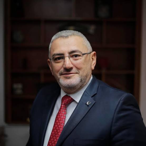 Kocaeli’de “Barlar Sokağı” olayı sonrası toplumdan ve siyaset çevrelerinden dikkat çeken çağrılar yükseliyor.