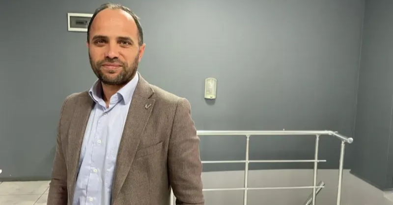İZMİT’TE TOPLU TAŞIMA TEPKİSİ: MUSTAFA ŞAHİN “VATANDAŞIN CEBİ DEĞİL, HAYATINI KOLAYLAŞTIRMALI” DEDİ