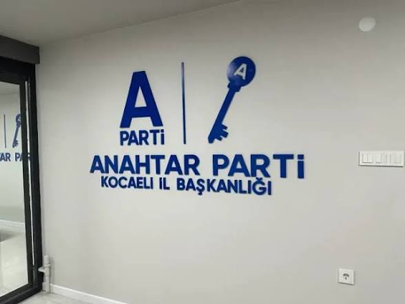 KOCAELİ’DE ANAHTAR PARTİ’DE İLÇE BAŞKANLIKLARINA YENİ ATAMA